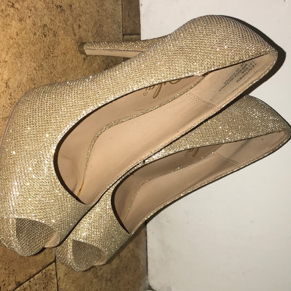 Gold Dilra London heels